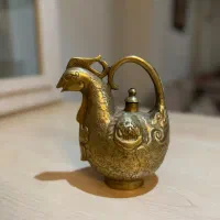 تعدادی مجسمه ی عتیقه ی برنجی