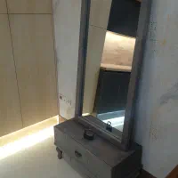 کنسول و آینه قدی