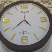 ساعت دیواری