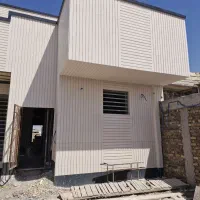 کارگر ایرانی یا افغانی در کارگاه تولید سنگ مصنوعی