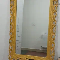 آینه قدی و میز