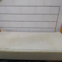 تخت تشک نوجوان.|تشک تختخواب|اصفهان, زاجان|دیوار