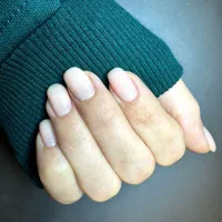 انجام خدمات تخصصی ناخن