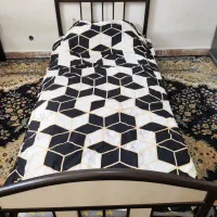 تخت تک نفره فلزی و ام دی اف به همراه کفی و تشک