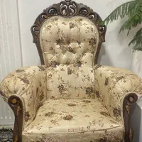 دو عدد مبل سالم و نو چوب گردو