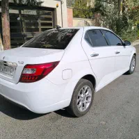 خدمات پولیش و احیای رنگ