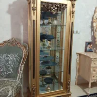 ویترین طلایی چوبی