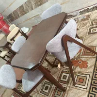 صندلی و میز ناهار خوری