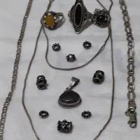 انگشتر و دستبند و گردنبند نقره