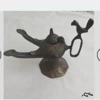 پیروز یا چراغ جادو قدیمی