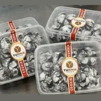 نیروی کار خانم در شیرینی پزی