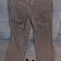 یه عددتی شرت وتعدادی شلوارلی