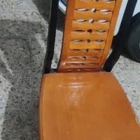 فقط. صندلی