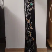 گلدان و گل های مصنوعی