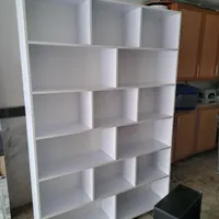 کتابخانه ایستاده