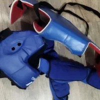 لباس ساندا ،کلاه اسکیت،کفش تالو