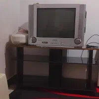 تلویزیون و میز تلویزیون