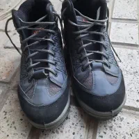 کفش کوهنوردی در حد نو