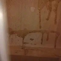 گیتار بفرس میرسد|گیتار، بیس، امپلیفایر|بم, |دیوار