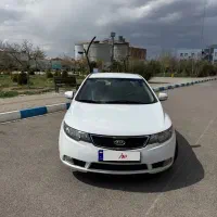 کیا سراتو بی رنگ