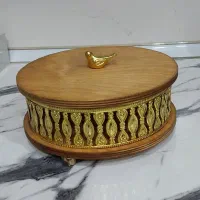 شکلات خوری  چوب و فلز کاملا سالم ونو