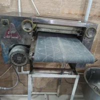 فروش یک دستگاه خمیر پهن کن رومیزی