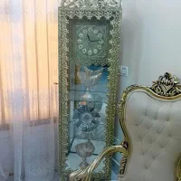 ویترین ساعت دار برنزی
