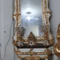 آینه بزرگ و شمعدانی ووساعت برنجی