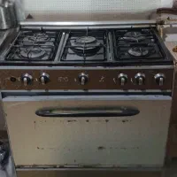 اجاق گاز ۵ شعله تمیز سالن بدون ایراد و پوسیدگی