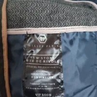 کاپشن|لباس|تهران, تختی|دیوار