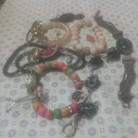 زنجیر و دستبند. و