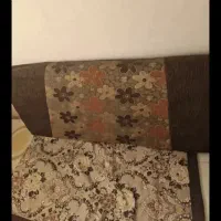 2جفت پشتی و یک فرش کودک و شش تا بشقاب میوه خوری