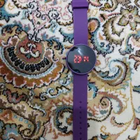 ساعت نو بنفش باتریش عوض باید شه