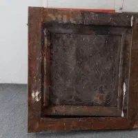 دوتا پنجره یه آهنی ویه آلمینیومی