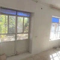 در وپنجره آهنی در حد