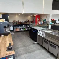 استخادم نیرو خدماتی بار