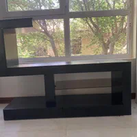 میز تلویزیون در حد نو