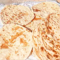 نون تنوری محلی تازه وداغ پخت روزانه  ۸ هزار تومن