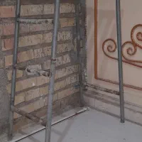 2 عدد چهار پایه