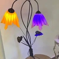 آباژور ایستاده