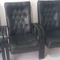 صندلی و جلو مبلی در رودان