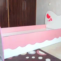 تخت نوجوان