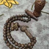 تسبیح ،لور دنده،دهنی قلیون یا سیگار.دست ساز .