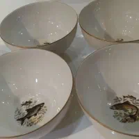 ۴ عدد کاسه پرزلان و دو عددچراغ انتیک|کلکسیون اشیاء عتیقه|رشت, انصاری|دیوار