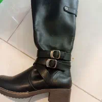 چکمه نو نو پا نشده به خاطر کوچکی سایز