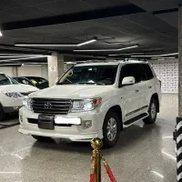 لندکروزر مدل 2010