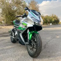 بنلی 300 ریس