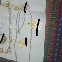 مقداری طلا به فروش میرسد