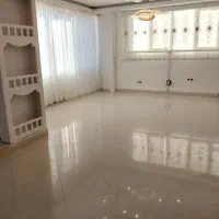 نیرو‌ نظافت خانم جوان خیلی تمیز و خیلی سریع