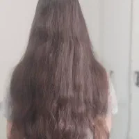 گیسوان زیبا و بلند رنگی و خام